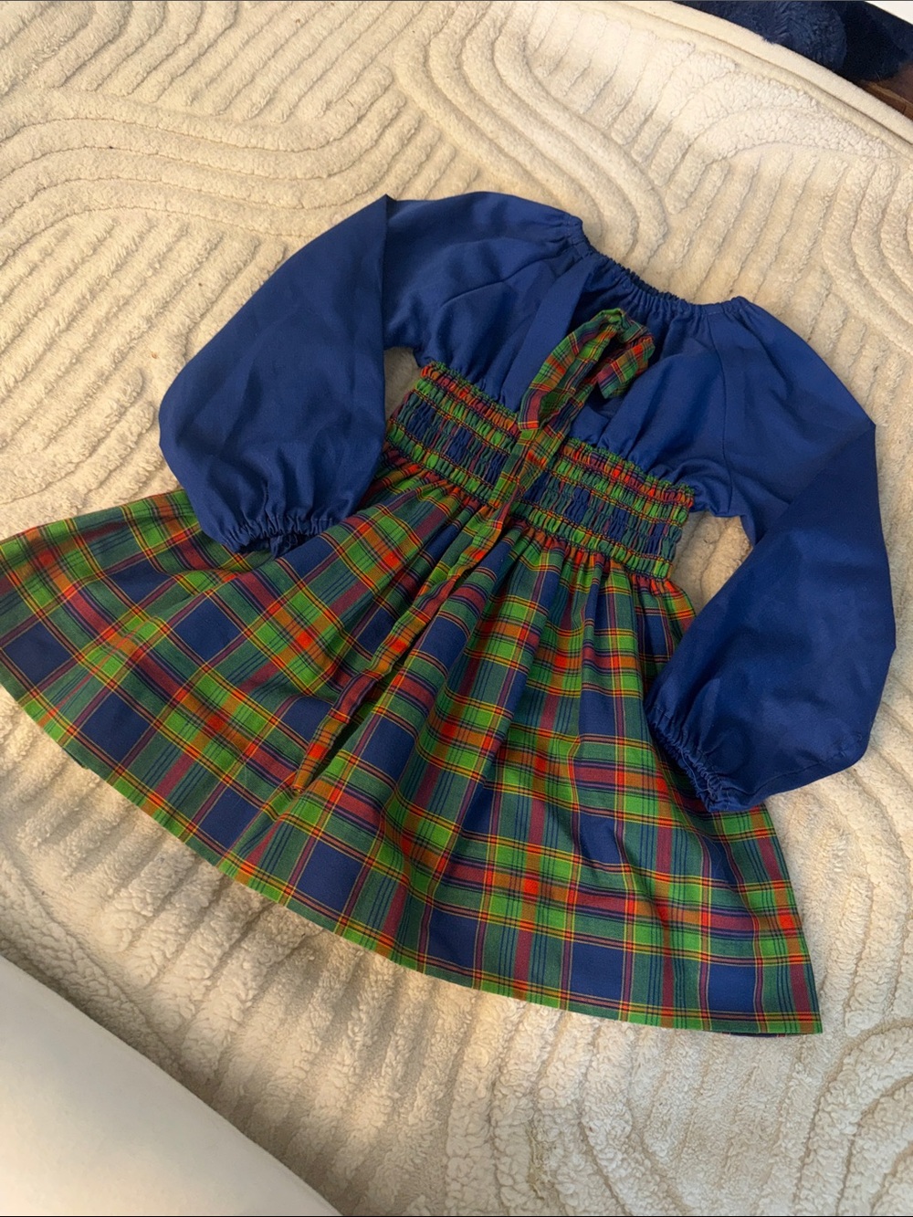 2T 1960s Kate Greenaway Smocked Plaid Girl's  Long Sleeve Dress Blue Plaid Waist